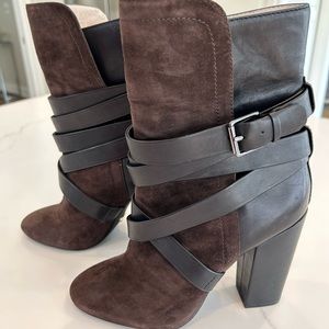 Pour La Victoire black & brown strappy boots Size 7.5